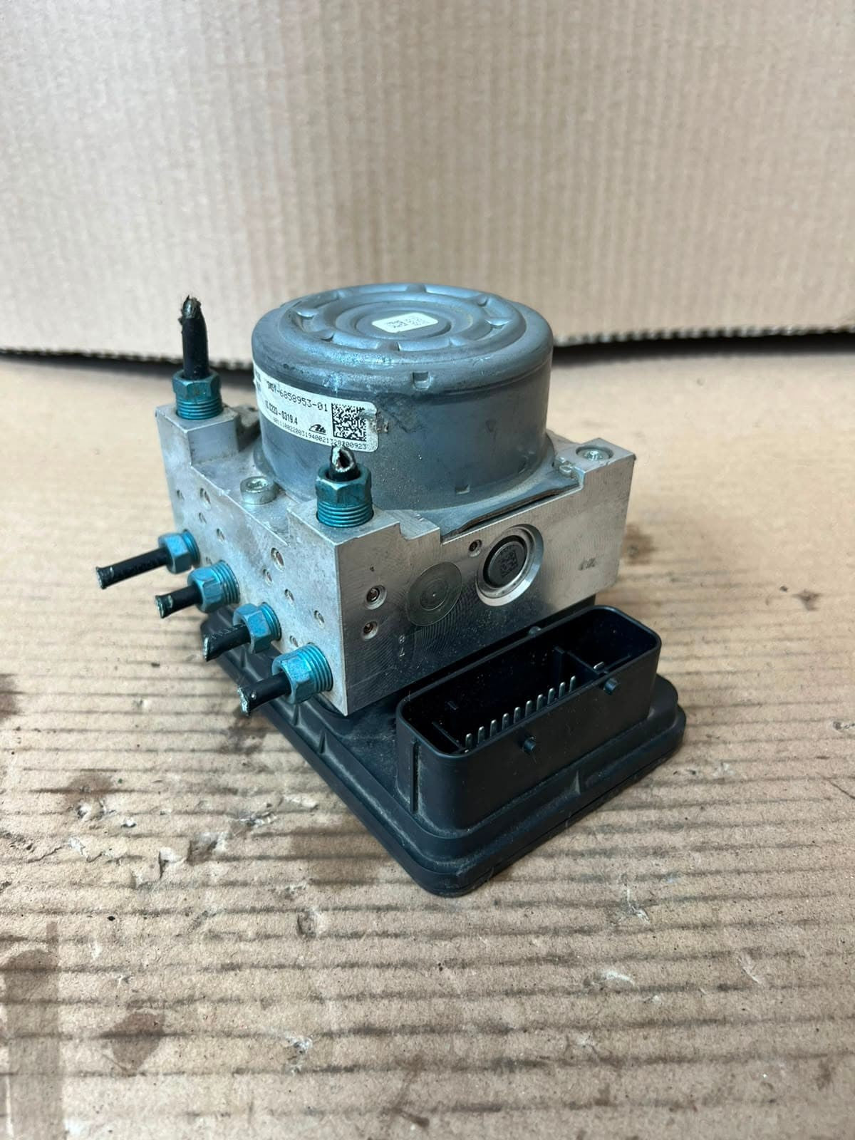 2014 BMW 3 Series F20 F30 F31 328i ABS Pump Module 6858953 OEM
