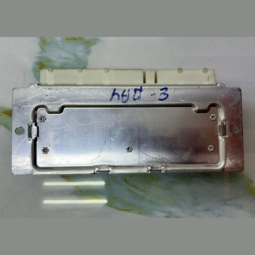 Mercedes Suspension Control Module A2049009900 E-Class W207 W204 C-Class C300
