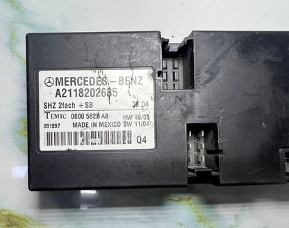 2004 Mercedes-Benz E-Class W211 E55 AMG Seat Heating Control Module A211 8202685