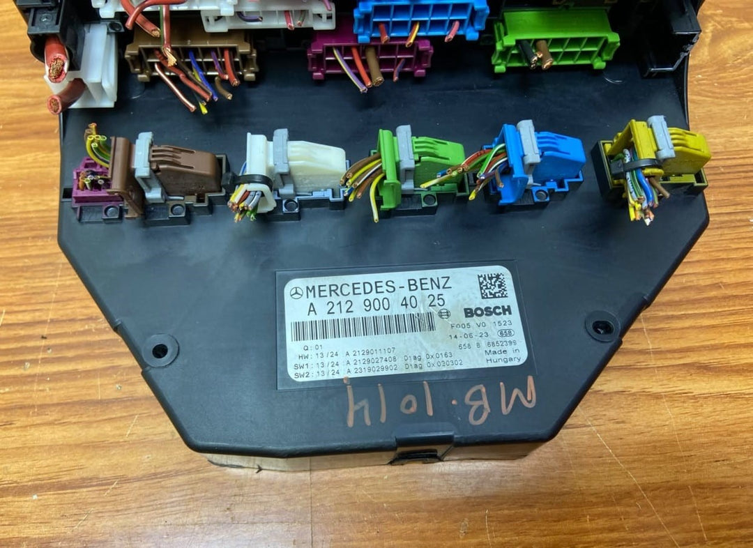 Mercedes-Benz E-250 Sam Fuse Box Control Unit A2129004025 E-Class W212