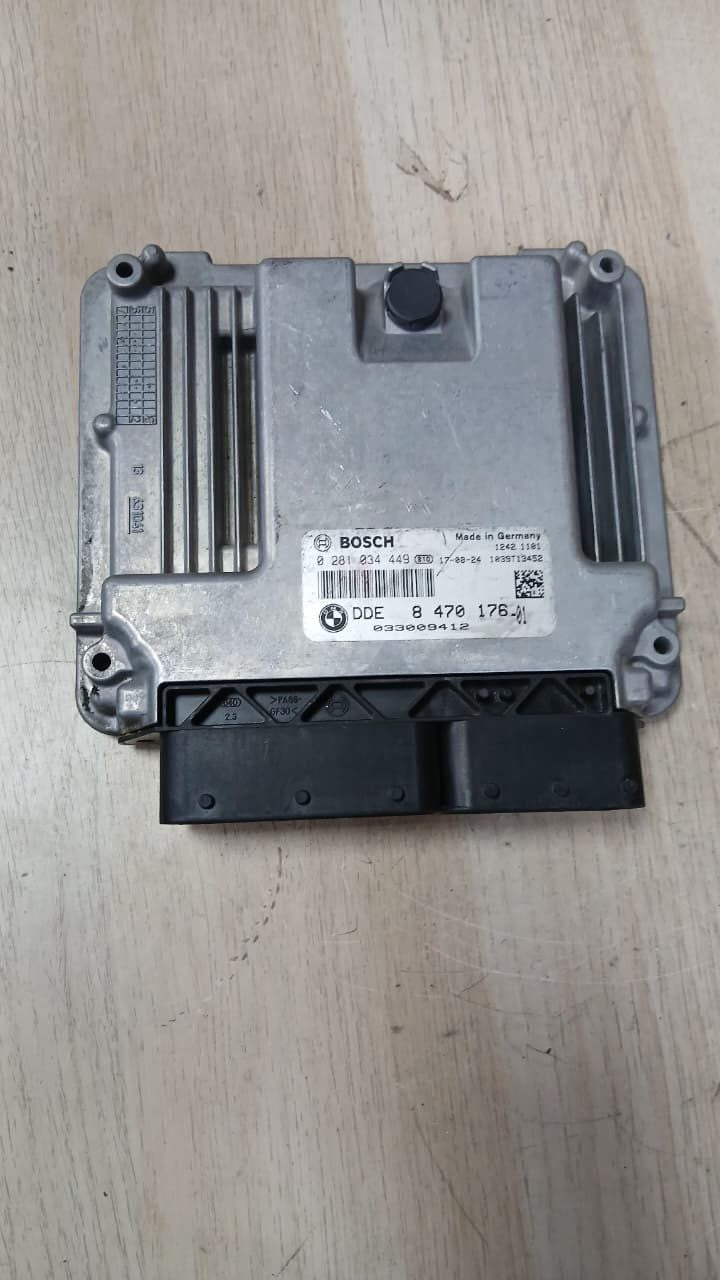 BMW Engine Control Unit 8470176 F30 F31 F35 and 1 Series F20 F21 2015-17 B47 ECU