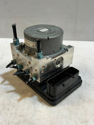 2018 BMW 320i F30 F31 F32 Abs Pump Control Module 6881172 OEM
