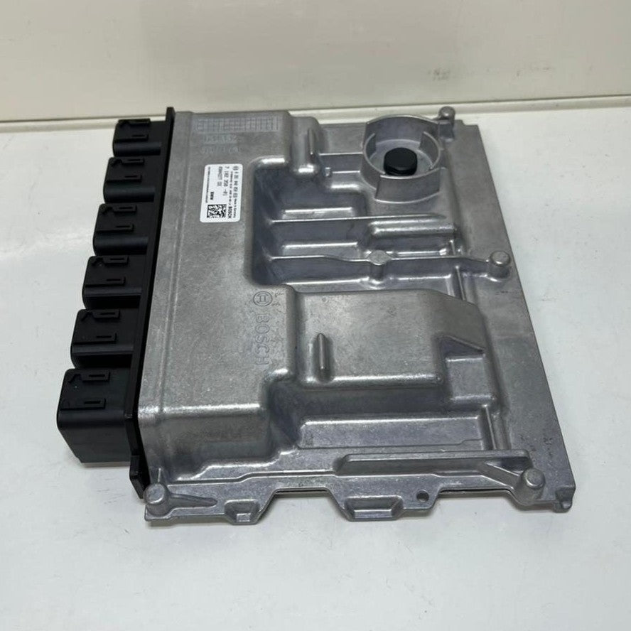 OEM BMW X5 G05 Engine Control Unit ECU Only DDE 7102358