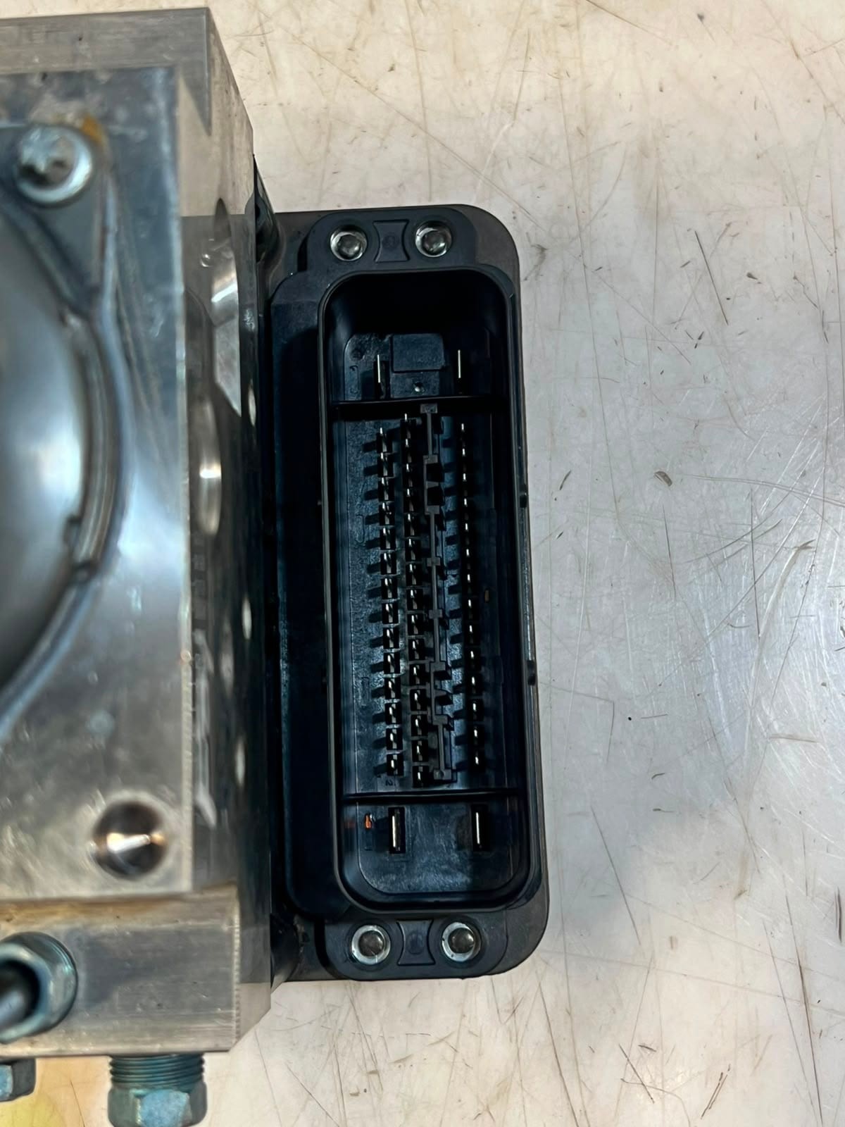 2010-2016 BMW 7' F01 F02 F03 F04 740i ABS/DSC Hydraulic Pump Module 6850070