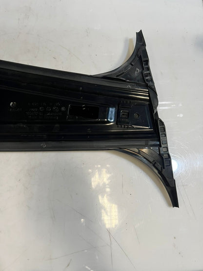 2023-2024 BMW iX 120 B-Pillar VERTICAL Trim Cover PANEL FRONT RIGHT 8491330 OEM