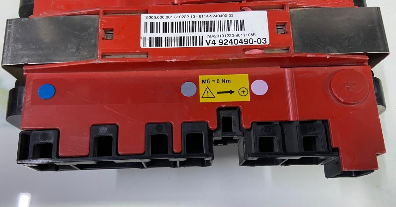 OEM BMW F10 F06 F12 F13 Battery Terminal Distribution Fuse Box 9240490