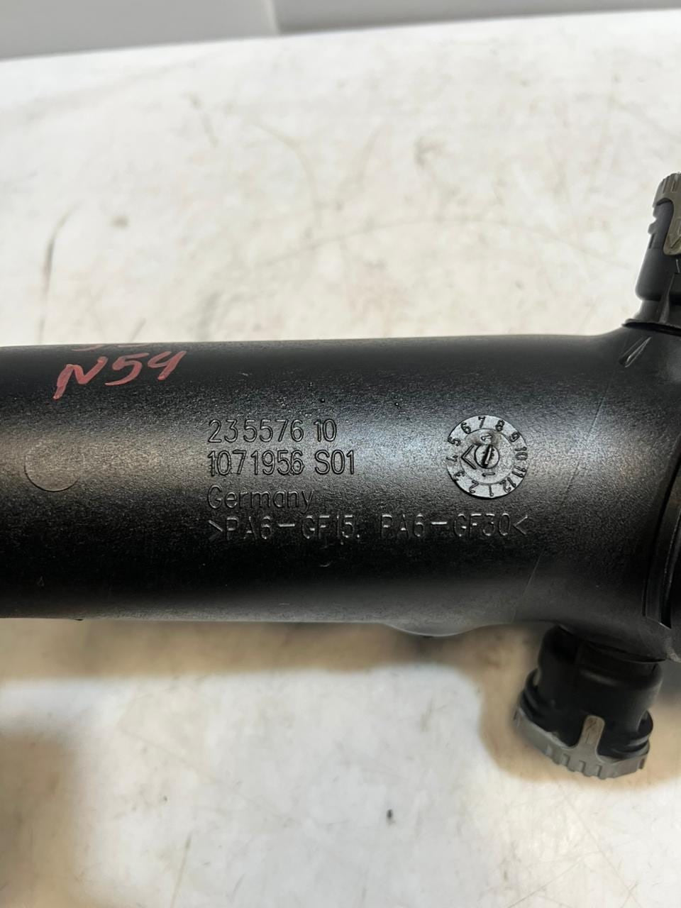 BMW F10 E70 F07 E90 E91 N55 N54 335I Air Intake Tube Front Left 2355761 OEM