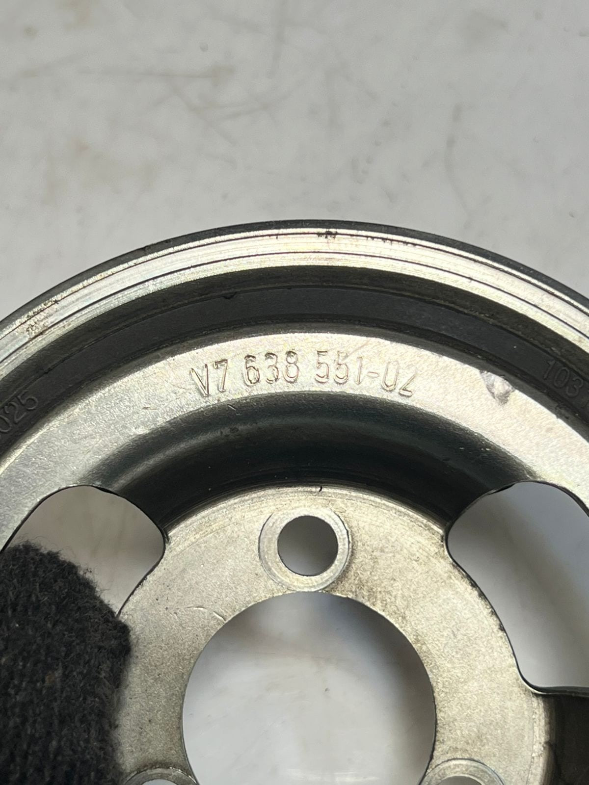 BMW 1 3 Series F30 F31 F35 F20 F21 Engine Crankshaft vibration Pulley 7638551 