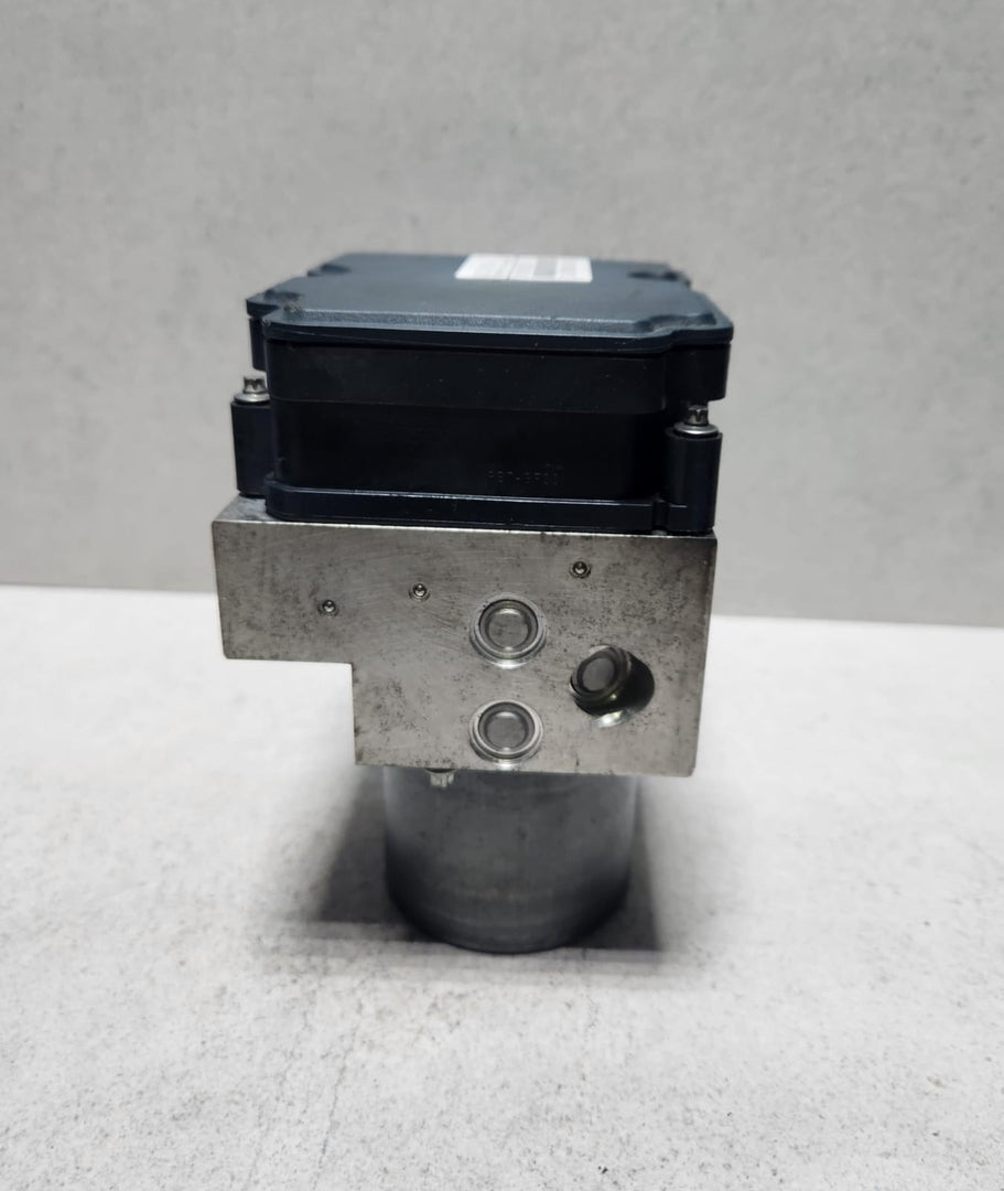 2016 BMW 535i Abs Pump Module 6881305 F10 535i F11 530d F07 F06 F12 F13