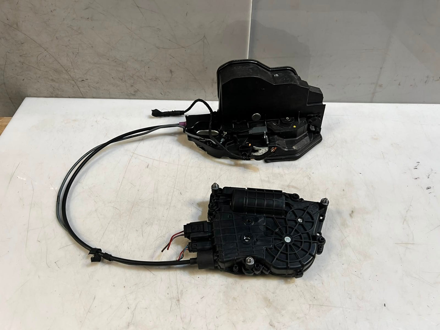 BMW 5' F07 Gran Turismo Door Lock Front Left Auto Soft Close 7149435 OEM