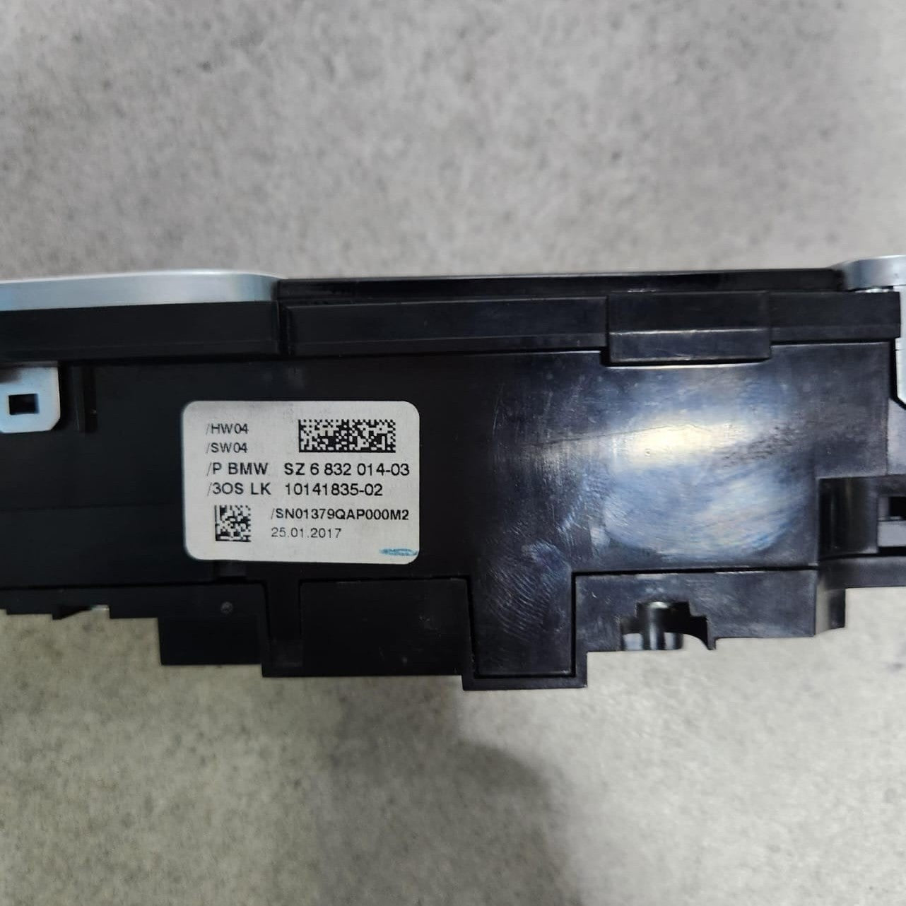 2017-2019 BMW X3 Center Console Operating Unit 6832014 G01 X3 G30 G31 G32 G38