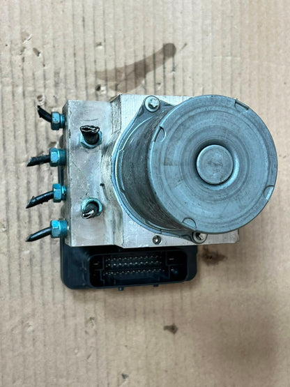 2010-2012 BMW 5' 7' F02 F10 and F11 535i ABS PUMP Control Unit 6860164 OEM