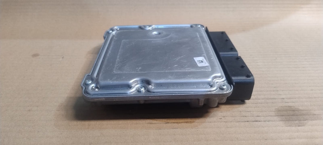 BMW 1 Series F20 F21 2012 2.0 Diesel Engine Control Module ECU Unit 8574093 OEM