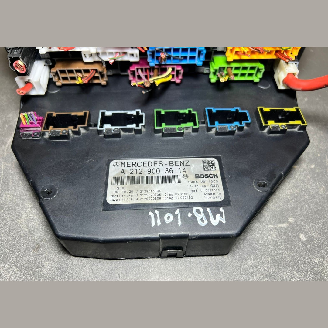 10-16 Mercedes-Benz W212 W204 Front SAM Module Relay Fuse Box A212 9003614 OEM