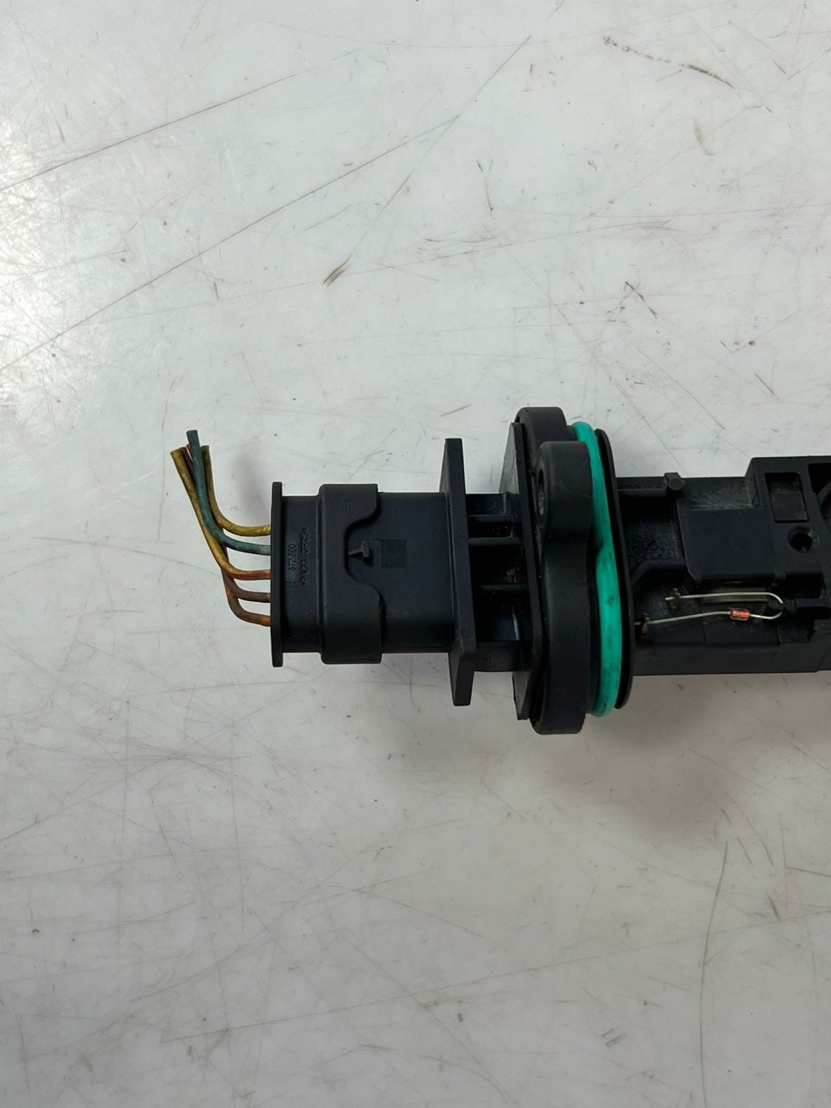 2010-2013 BMW 550i, 650i, 750i, and X6 4.4L Mass Air Flow Sensor 7566990 OEM