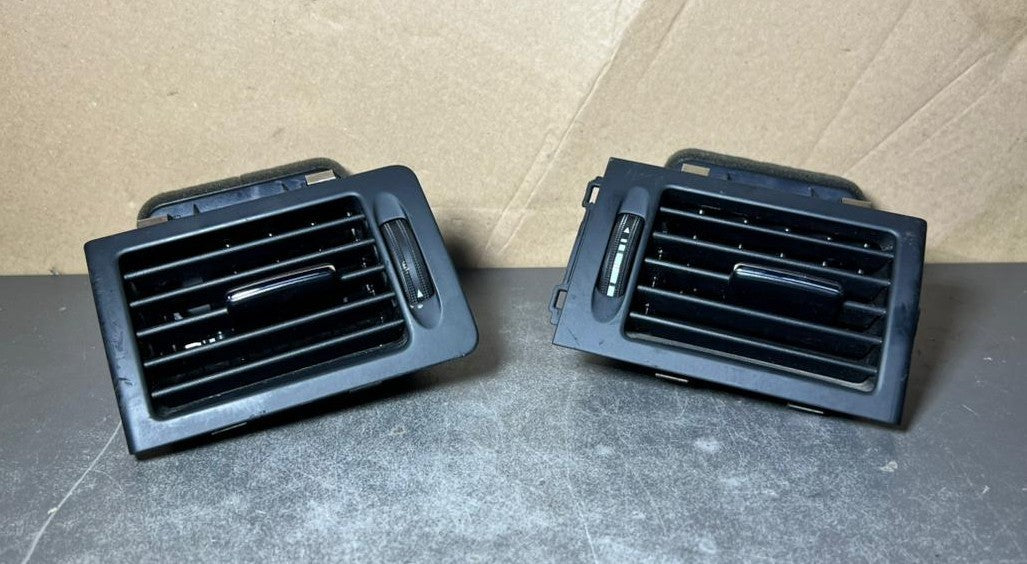 08-10 Mercedes W204 Class Front Dashboard Left \ Right Heater A/C Air Vent