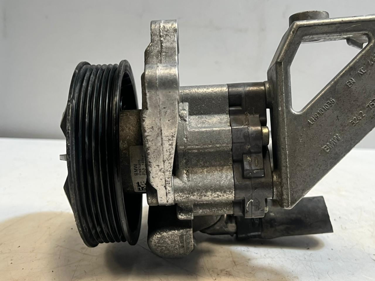 2008-2010 BMW 528i E81 E87 E90 E91 N52B25 2.5P Power Steering Pump 7539015 OEM