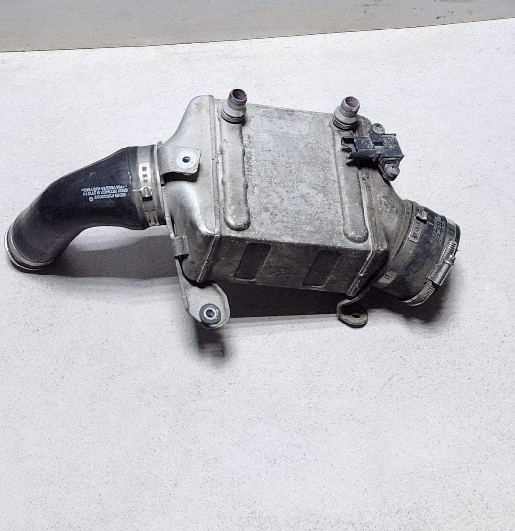 2009-2015 BMW 750Li Turbocharger Intercooler 7575403 550i 650i 750i and 750Li