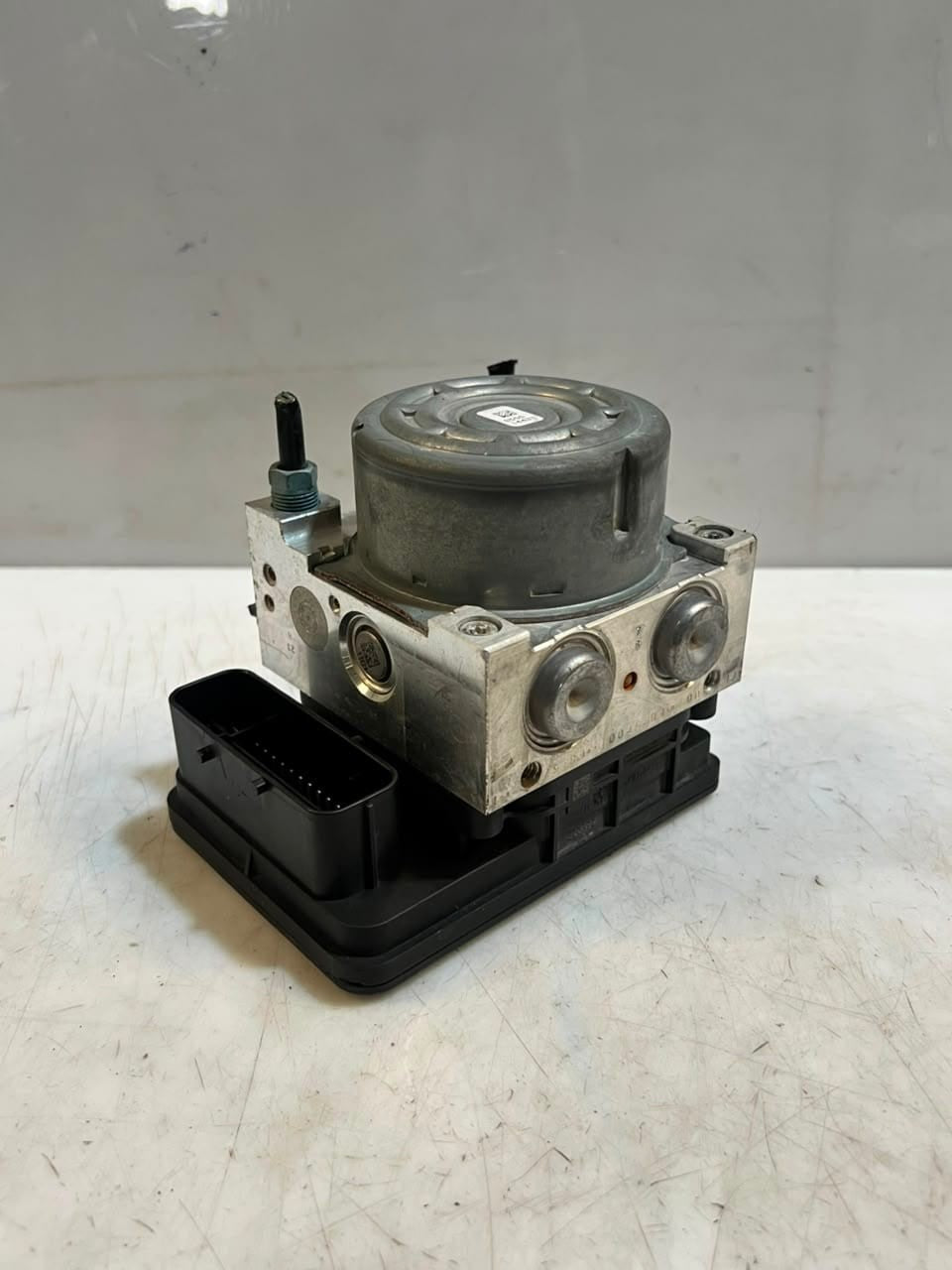 2014 BMW 3 Series F20 F30 F31 328i ABS Pump Module 6858953 OEM