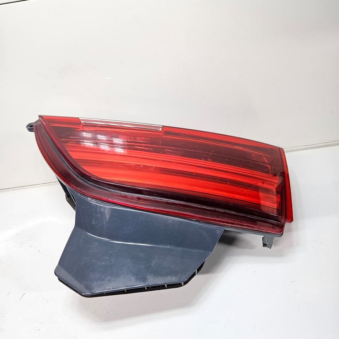 7306168-2010-2017 BMW 5 Series F07 GT F10 535i GT Rear Light in Trunk Lid Right 
