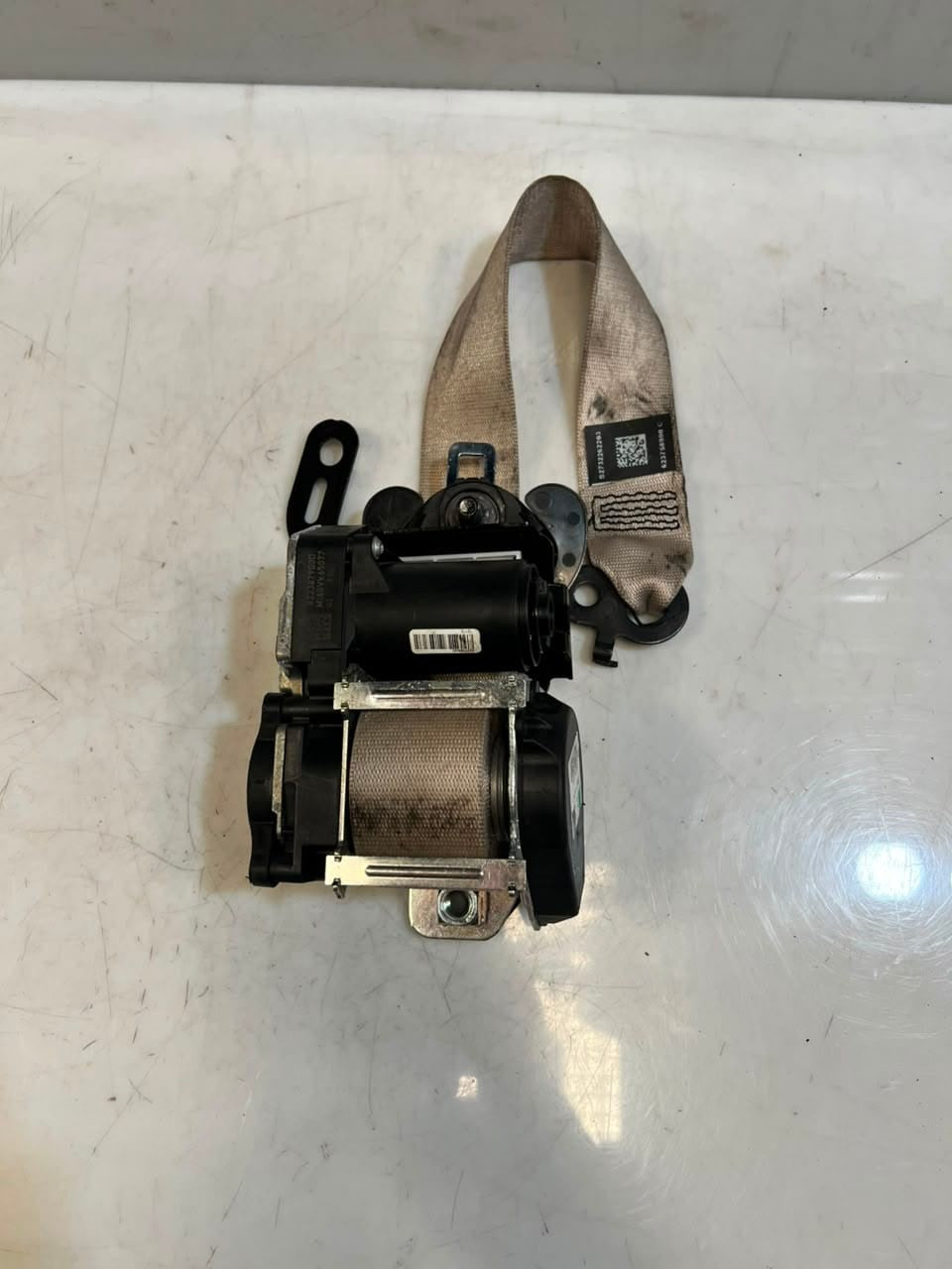 BMW 5' 7 SERIES F10 F11 F01 F02 Front Right Seat belt 6237430 OEM