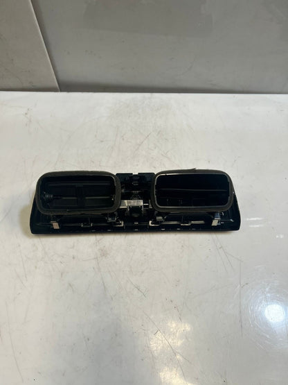 BMW 1 2 Series F20 F21 F22 F23 F2X Dashboard Center Air Vent 9205357 OEM