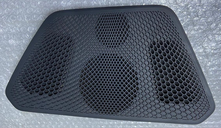 BMW G20 G21 G22 G23 G26 G80 M3 M4 Dashboard Speaker Tweeter Holder 6831282