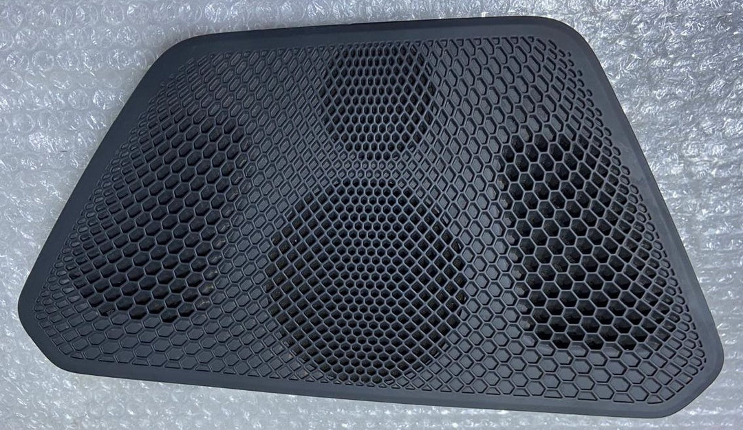 BMW G20 G21 G22 G23 G26 G80 M3 M4 Dashboard Speaker Tweeter Holder 6831282