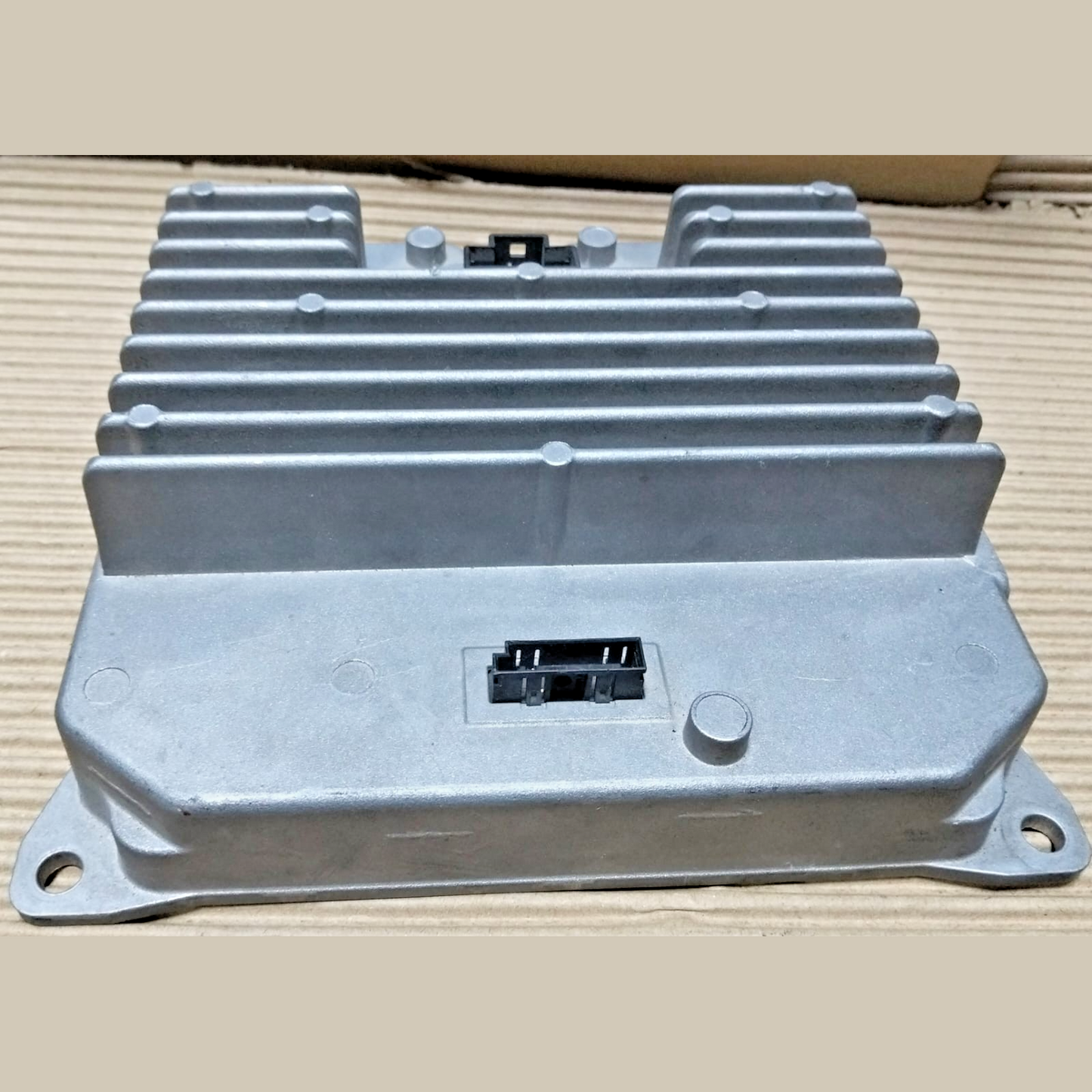 Converter PCU 500 power control unit BMW  X3 X5 G05 G11 G30 9330190 8ES011019
