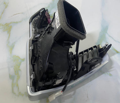 OEM BMW G05 F95 G06 F96 G07 Air Vent Fresh Air Grill Left 9399469