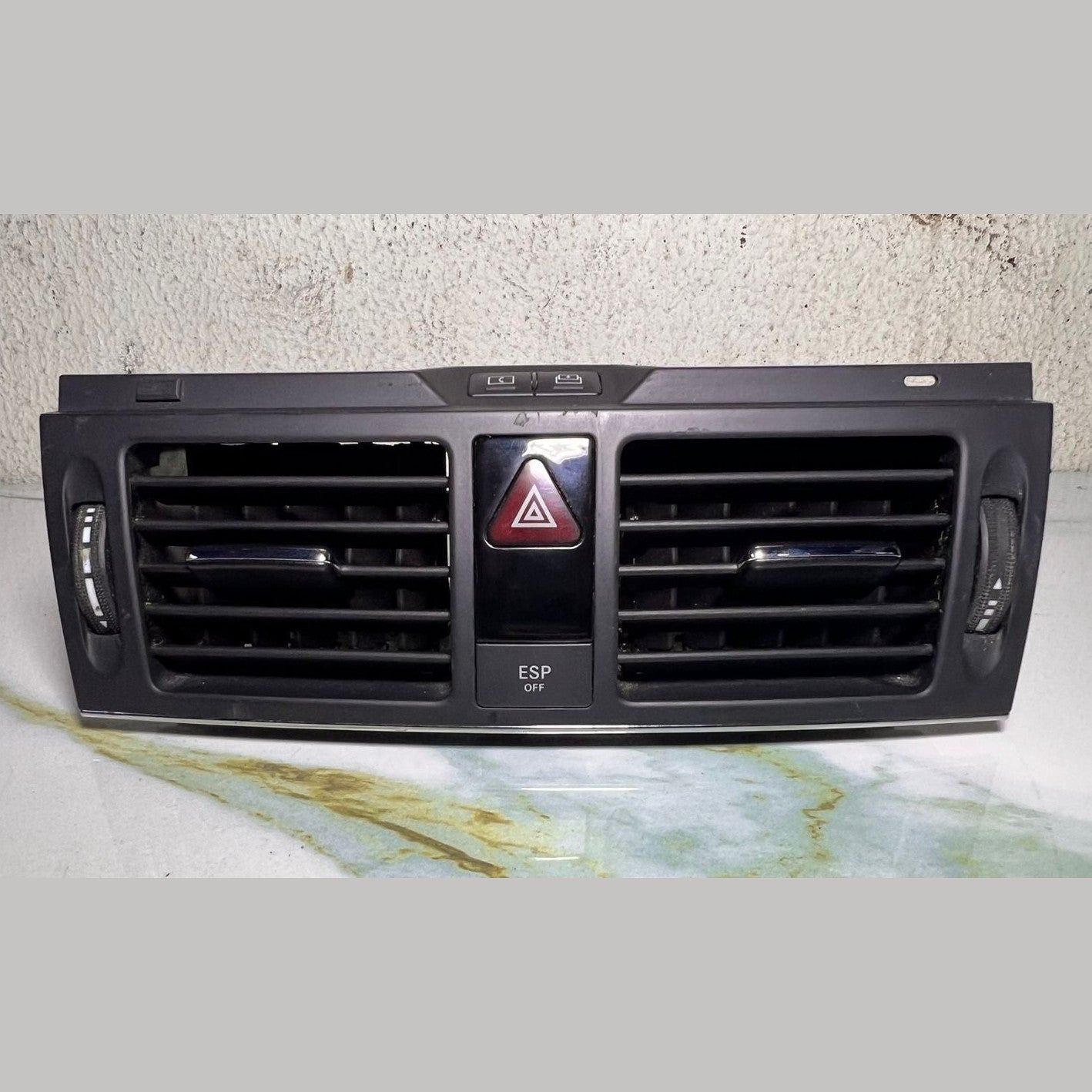Mercedes-Benz W204 C-Class Air Vent A 204 830 41 54