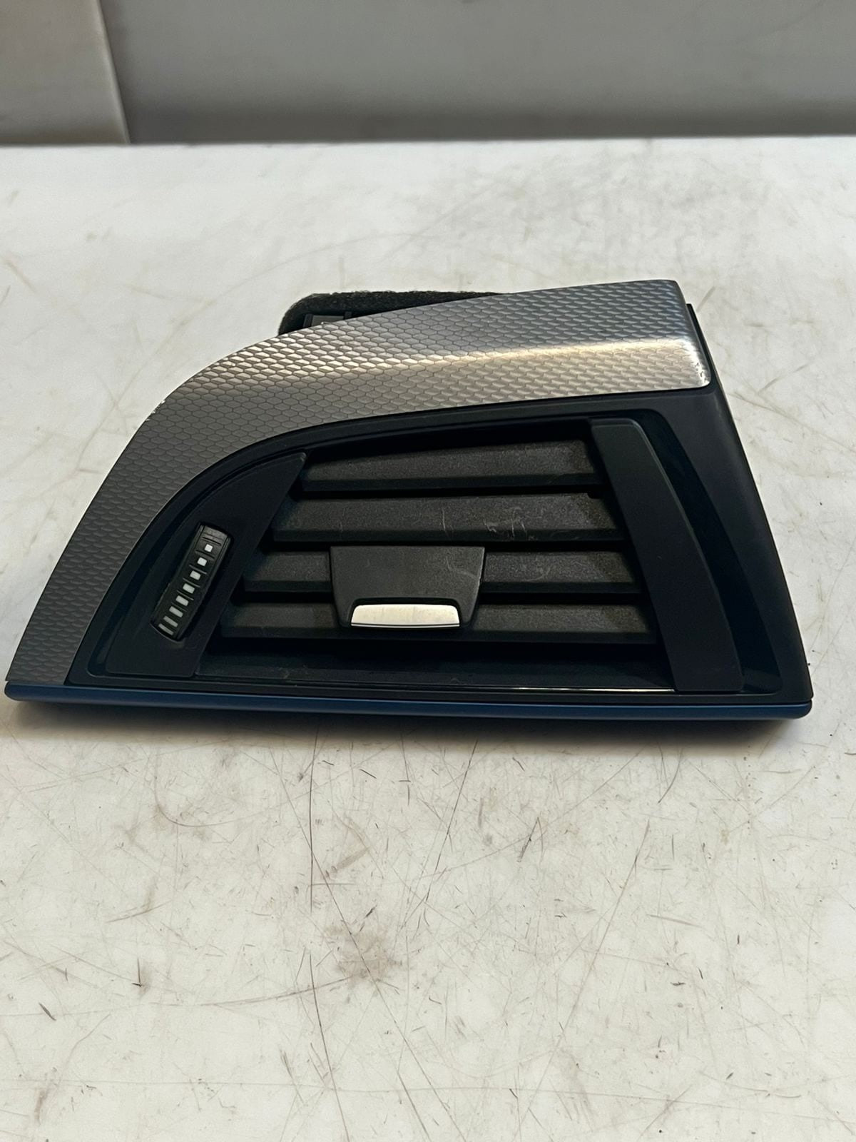 BMW F20 F21 F22 F23 F87 M2 Dashboard Air Vent Right SIDE 9205356 OEM