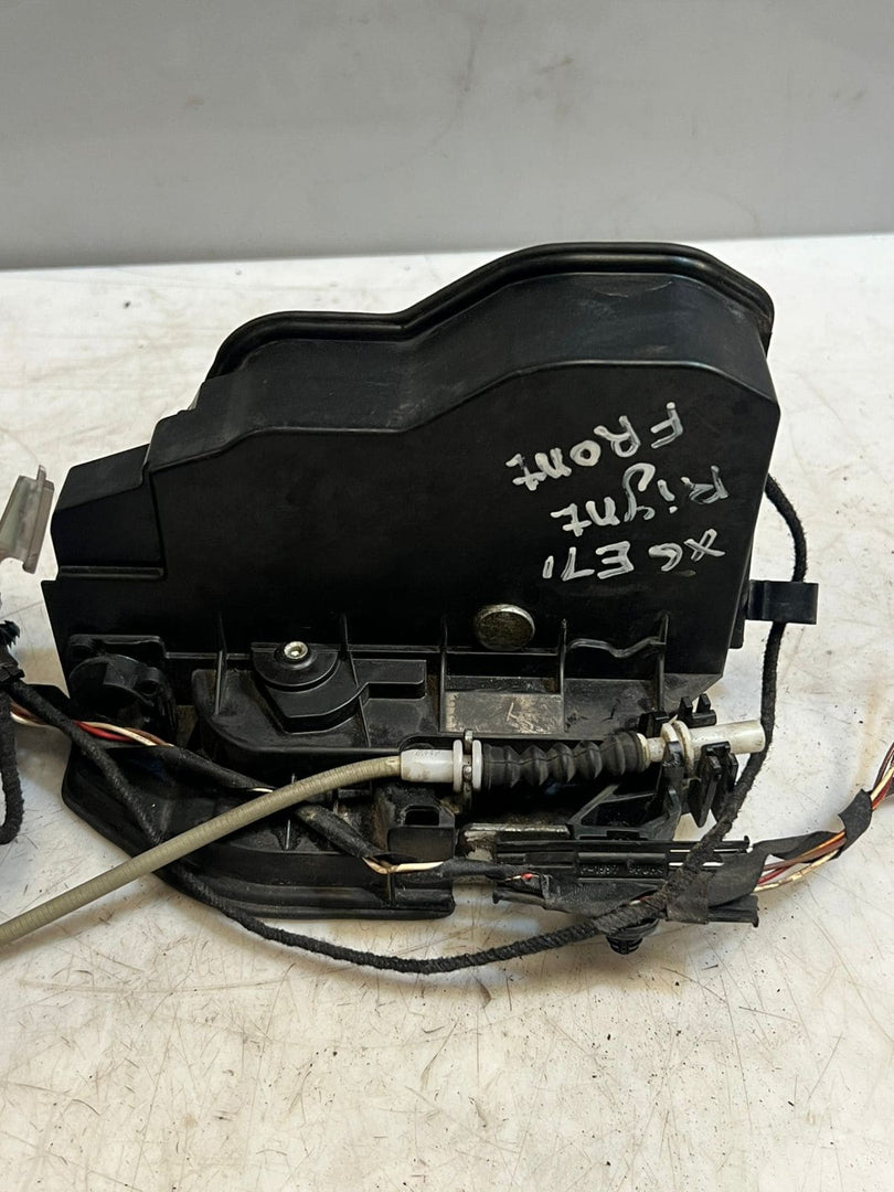 2007-2013 BMW X6 E71 Front Right SIDE Door Lock Actuator 7318416 OEM