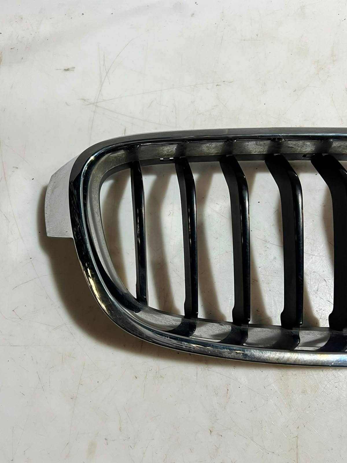 2016-2018 BMW 3 Series F30 F31 F35 F80 330e Front BUMPER Grille 7295442 OEM