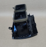 Bild in die Galerieansicht laden, BMW F15 X5  REAR SEAT CENTER CONSOLE AC VENT TRIM HEATER 9252013