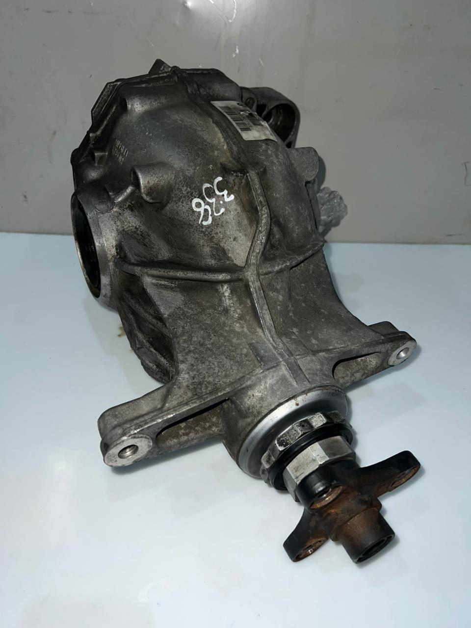 2011 BMW 528i Rear Differential Assembly 7578149 F10 523i models 3.38 RATIO