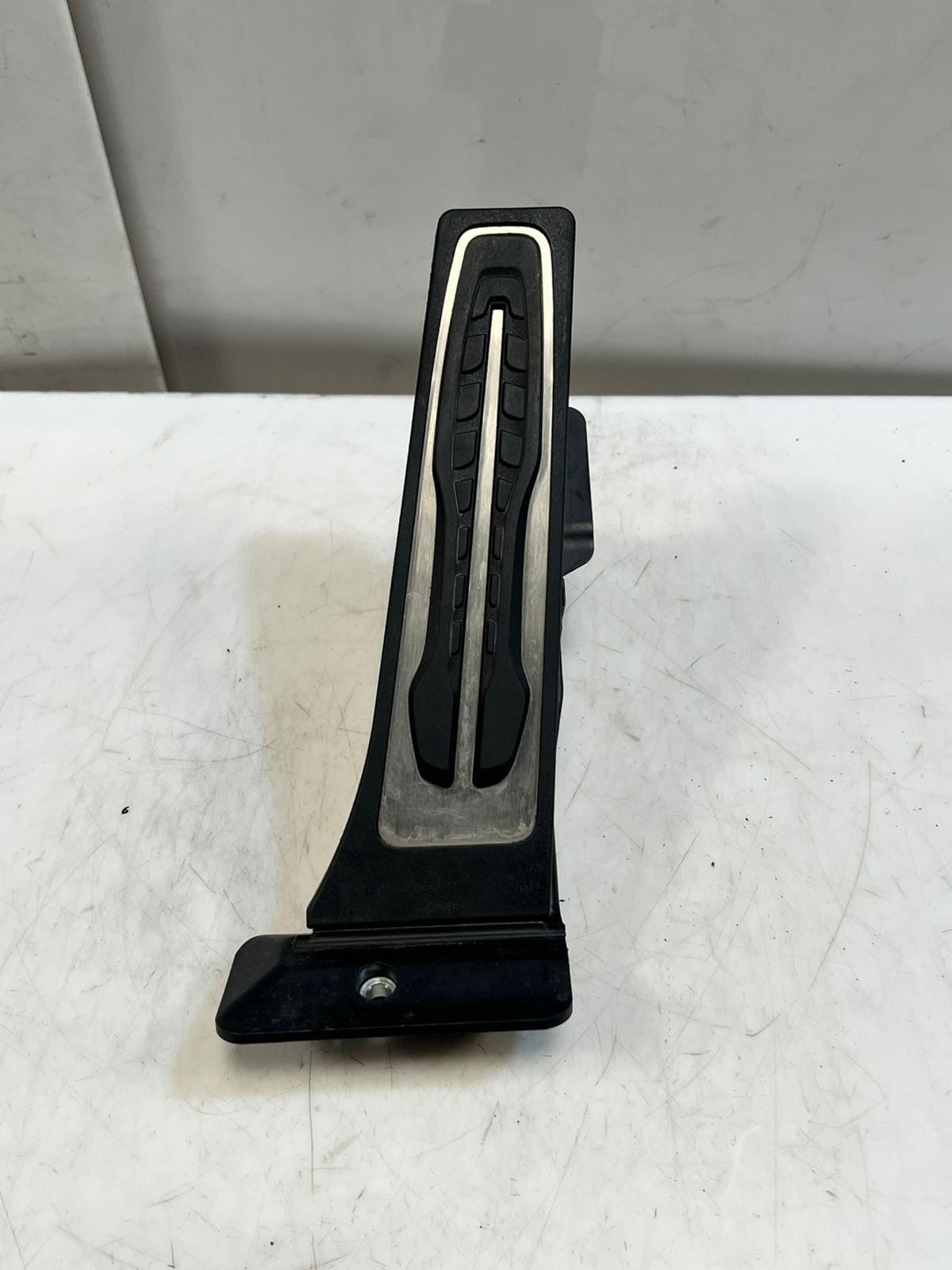 2019 BMW X7 5 Series G30 G07 Accelerator Throttle Pedal Module 6871053 OEM