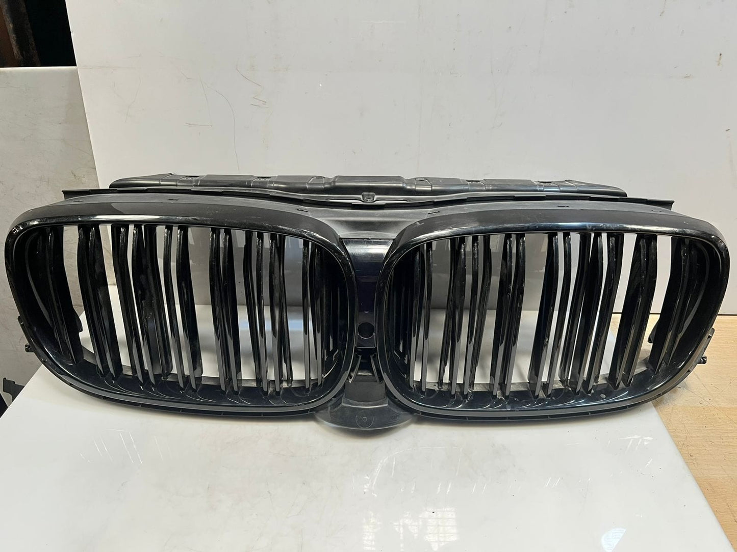 2019-2022 BMW 330i 3 5 7 Series G20 G30 G11 G12 Air Shutter Grille 187156 OEM