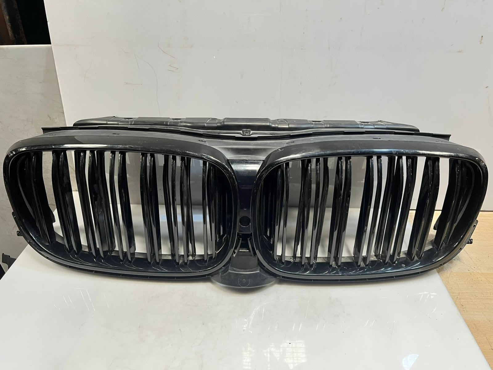 2019-2022 BMW 330i 3 5 7 Series G20 G30 G11 G12 Air Shutter Grille 187156 OEM
