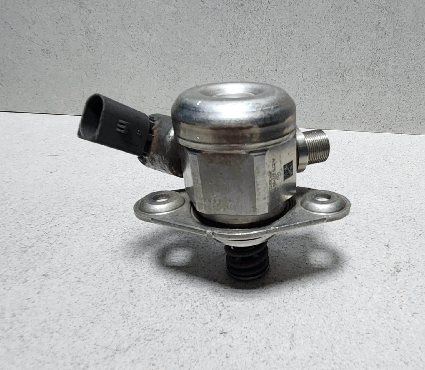 2014-2016 BMW 228i High Pressure Fuel Pump A2700700501 C180 GLA250, A200 B180   