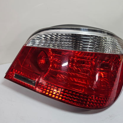 2003-2007 BMW 5 Series E60 E61 525i Rear Right Outer Taillight 7165738