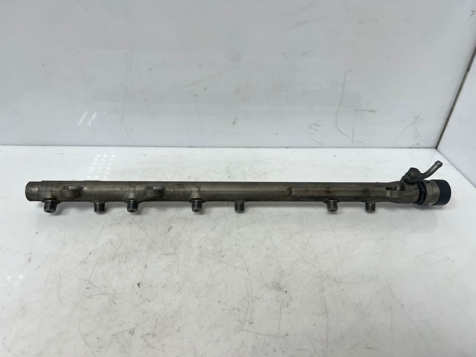2002-2005 BMW 745i 7 Series E65 E66 E67 E60 E83 X3 Fuel Rail INJECTOR 7795514 