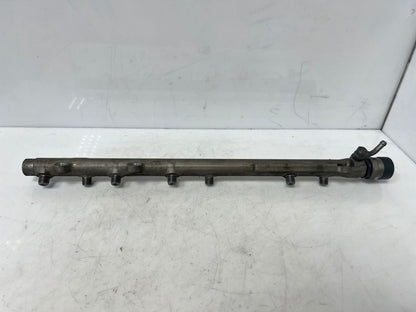 2002-2005 BMW 745i 7 Series E65 E66 E67 E60 E83 X3 Fuel Rail INJECTOR 7795514 