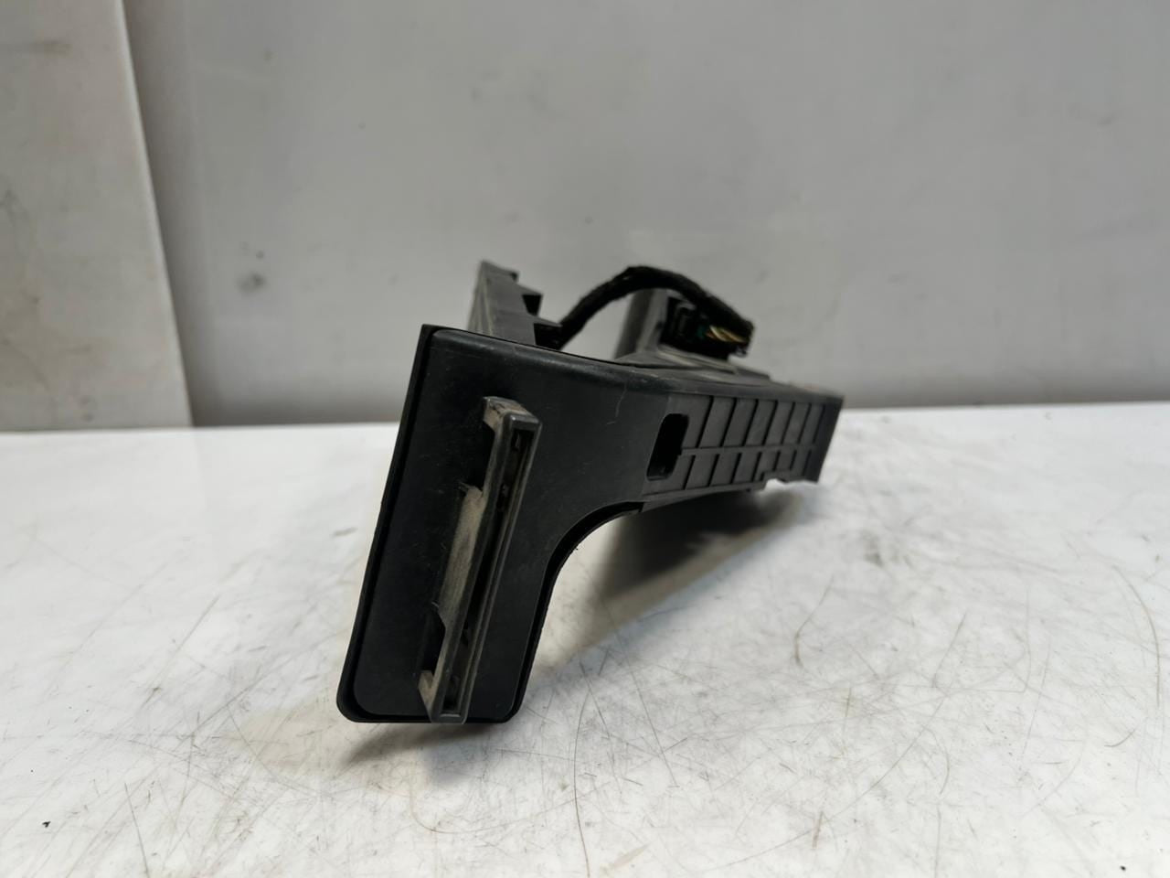 2000-2006 BMW E39, E46, and E53 X5 Accelerator Pedal 6762480 OEM