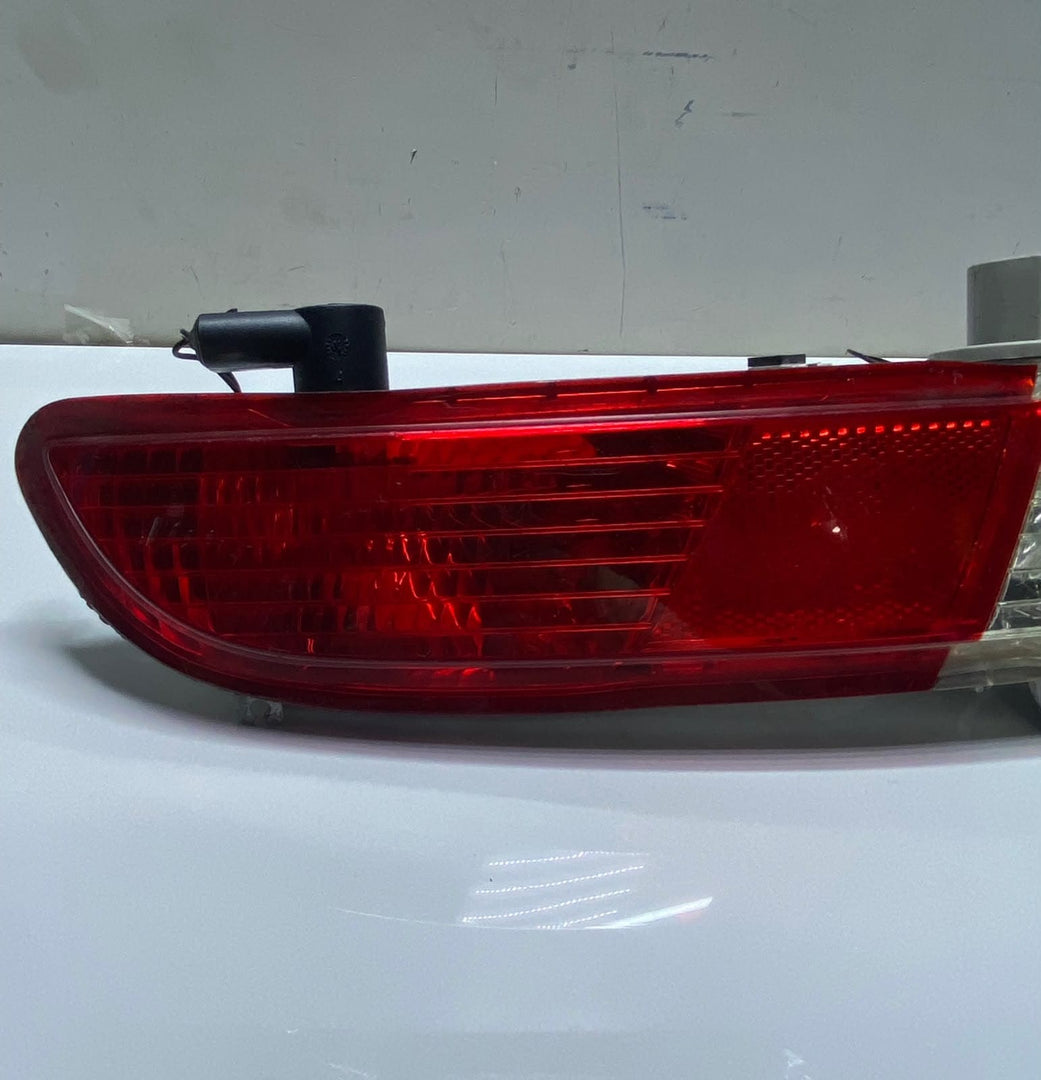 2006-2007 BMW 650i Rear Bumper Taillight 6911900 E63 E64