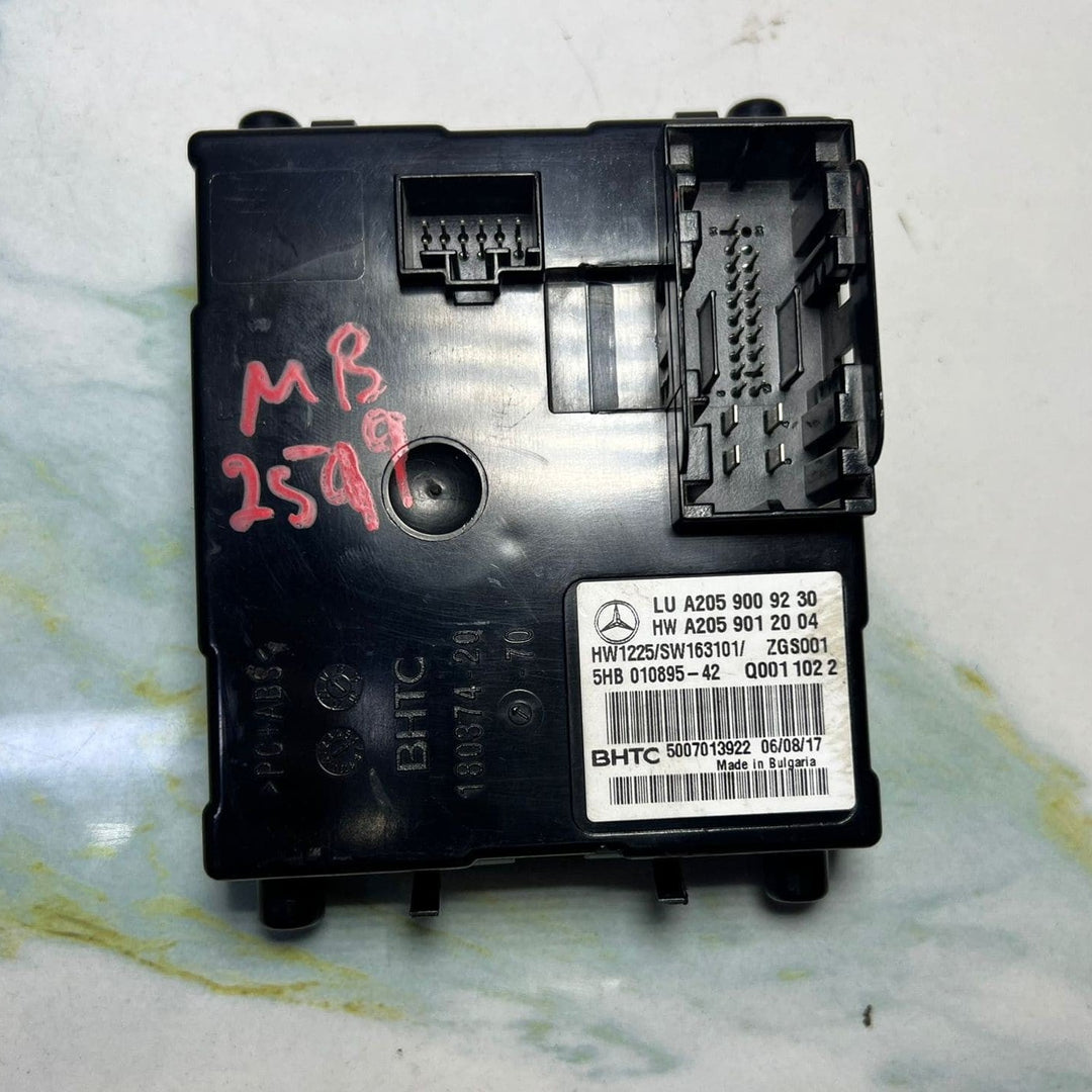 2018 Mercedes C43 AMG Air Conditioning Control Module A2059009230 W205 W253 GLC