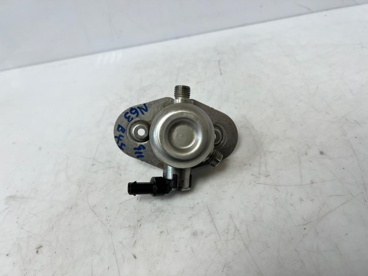 2016-2019 BMW 750Li 7' 5' G11 G12 G30 4.4L V8 N6 High Pressure Fuel Pump 8643464