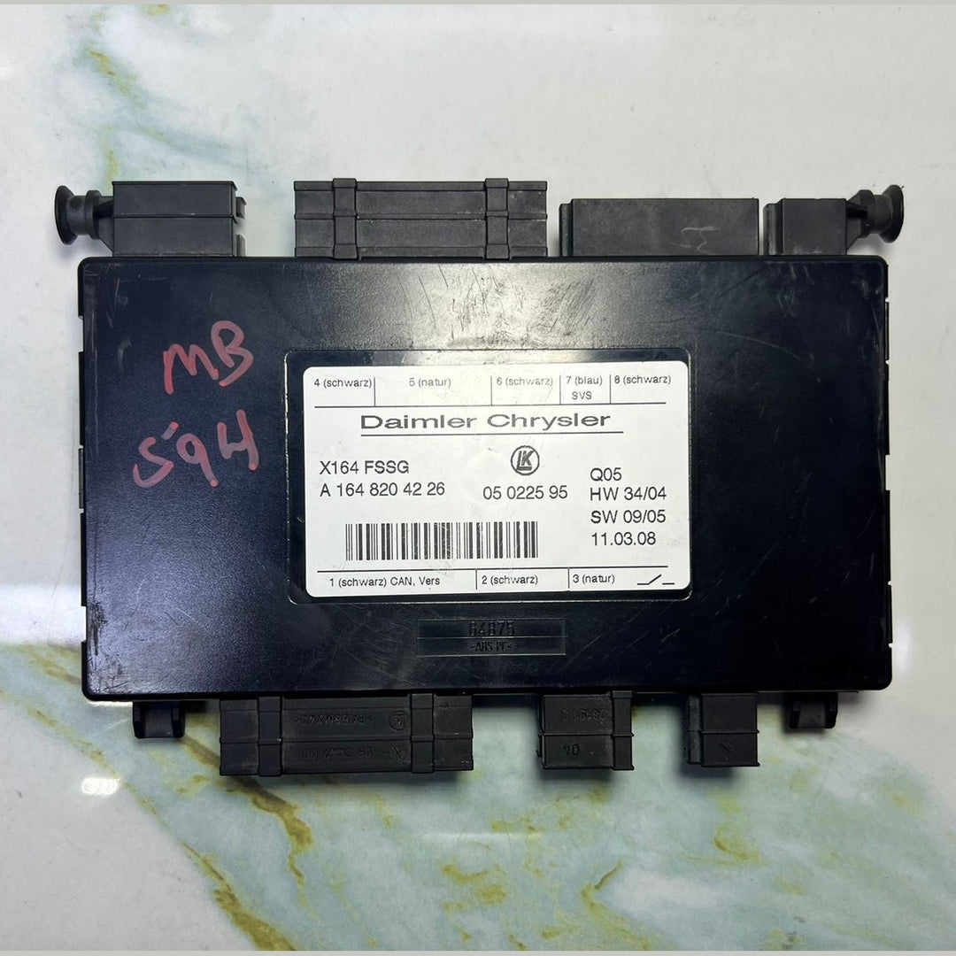 Mercedes W164 GL350 ML Third Seat Row Power Folding Control Module A164 8204226