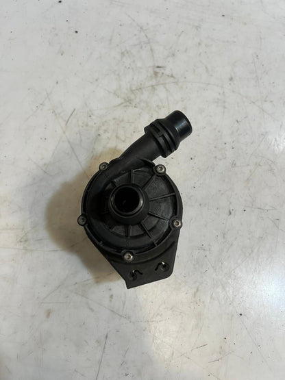 2016-2018 BMW 330e 3' F30 2.0 Hybrid Petrol Auxiliary Water Pump 8638239 OEM