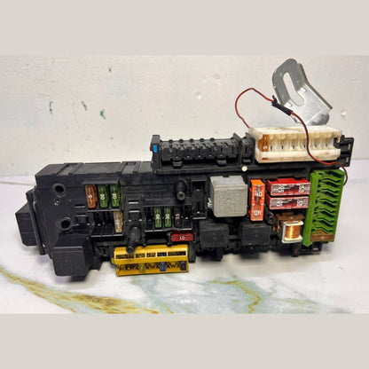 Mercedes-Benz W204 Rear Fuse Box Control Unit A 204 900 63 01